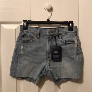 Gap High Rise 4” Short / 24P